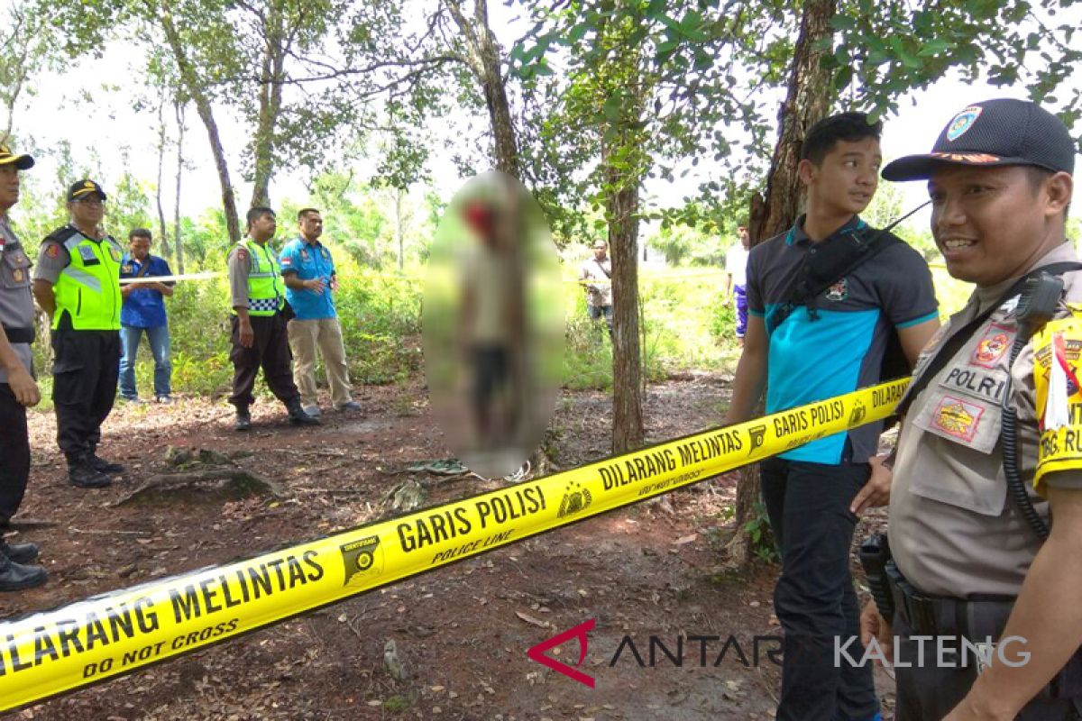 Pemuda keterbelakangan mental ditemukan tewas gantung diri [VIDEO]