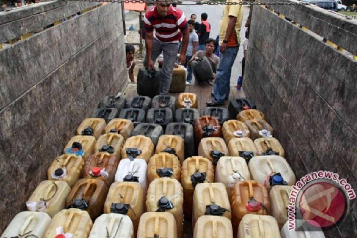 Polisi tangkap penimbun BBM ilegal di Jayapura
