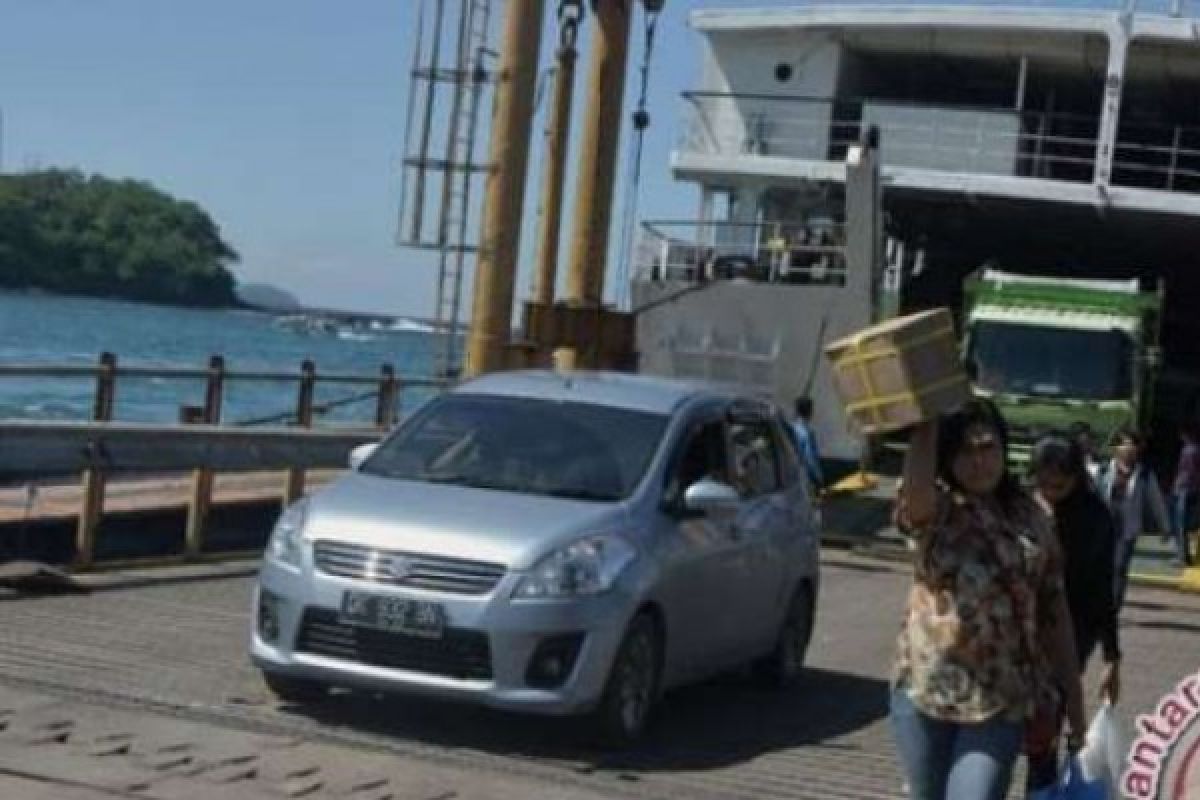 Truk Terbalik dalam Kapal Feri di Kupang, Kok Bisa?