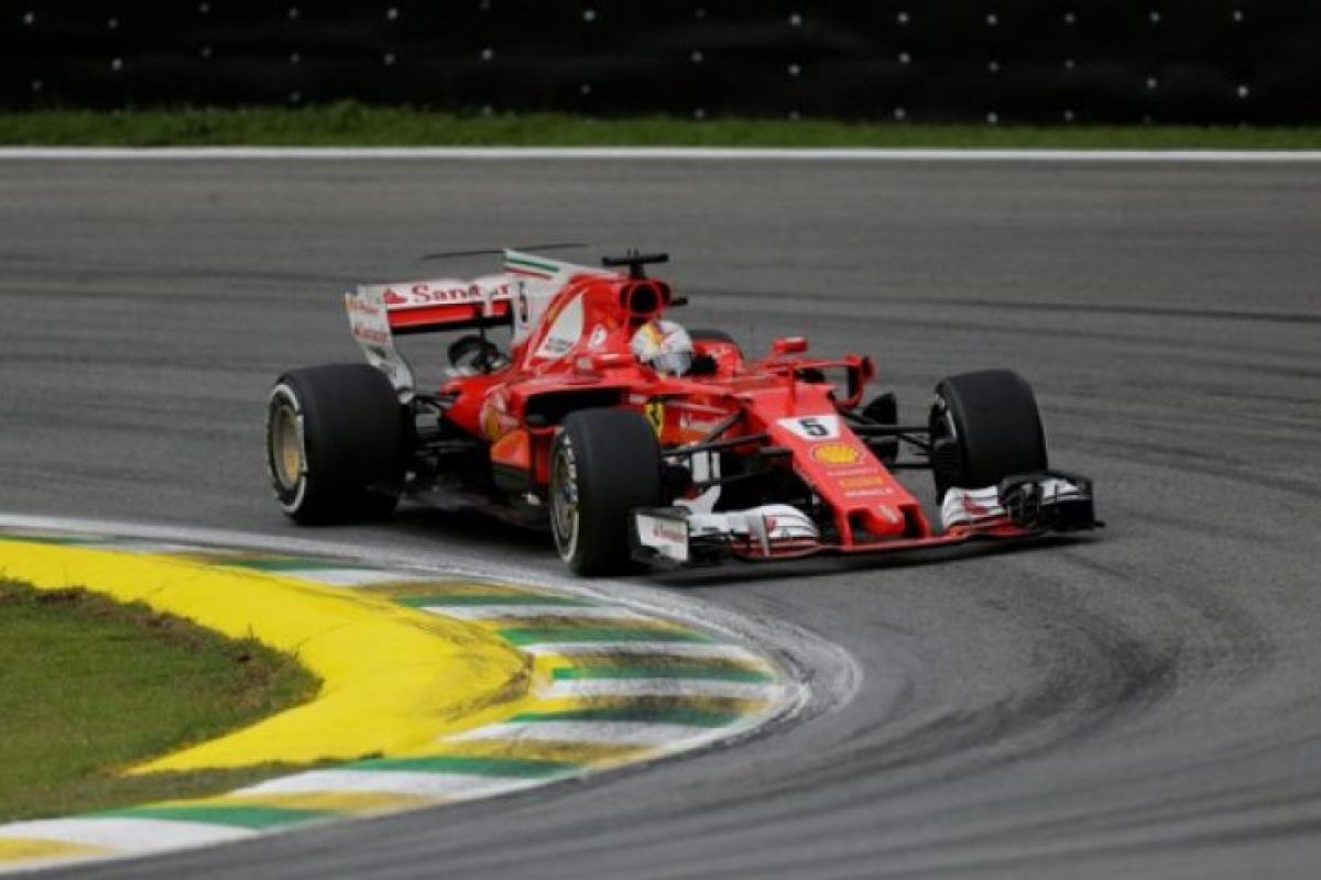 Vettel Tercepat Hari Pertama Tes Pramusim