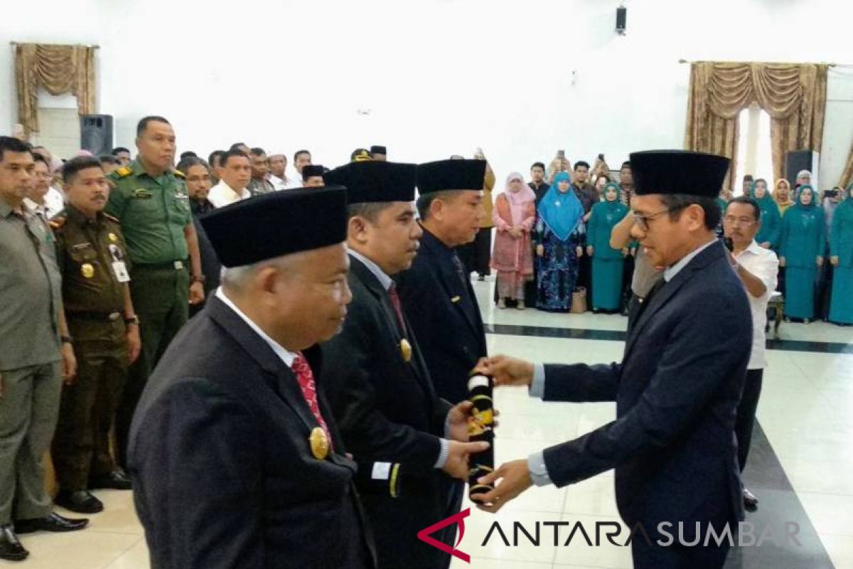 Gubernur Sumbar kukuhkan tiga Pjs Wali Kota, Legalitas Kuat harus bekerja maksimal