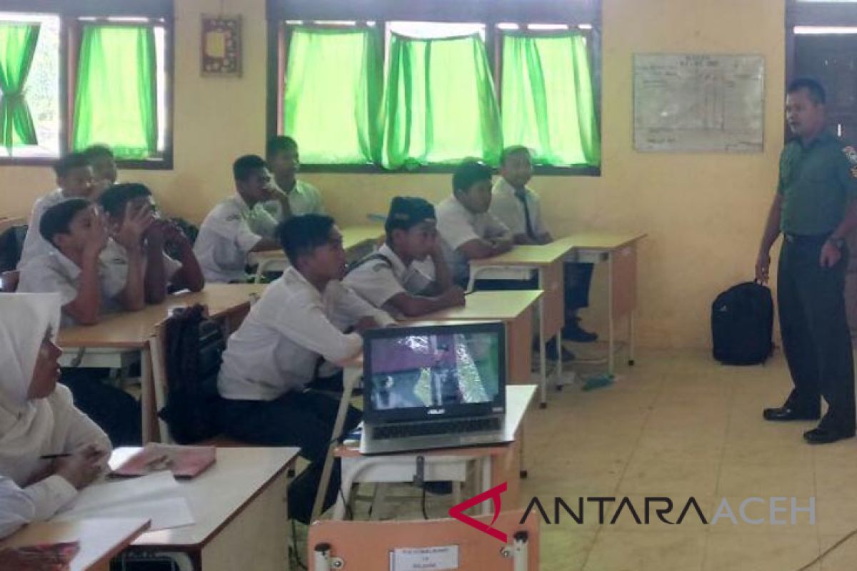 Babinsa tanamkan wawasan kebangsaan kepala pelajar