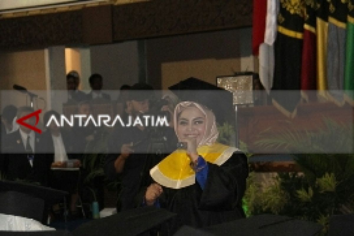 Finalis Difabel X-Factor Indonesia Raih Gelar Sarjana