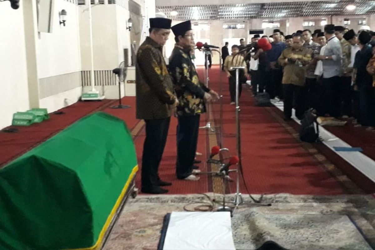 Shalat jenazah Muzammil dihadiri Wamenlu