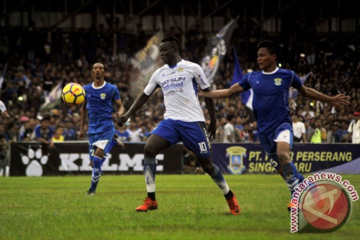 Lini depan kurang, Persib siap datangkan striker asing baru