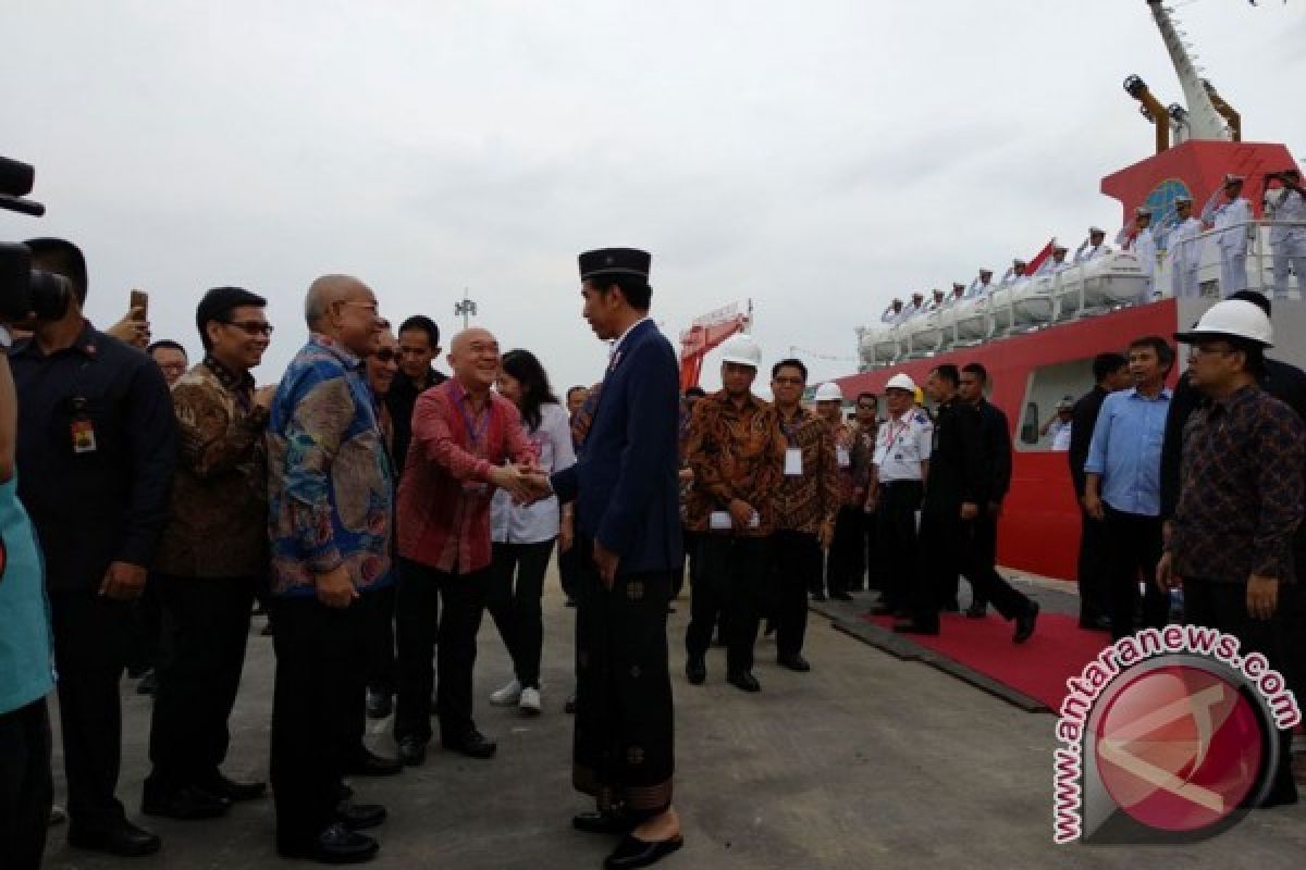 President launches JIIPE industrial zone in East Java