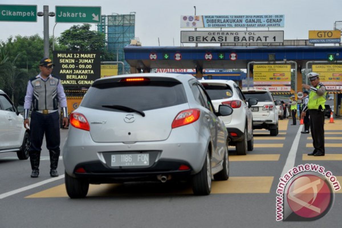 Ganjil-genap di Bekasi, padat setelah pintu tol