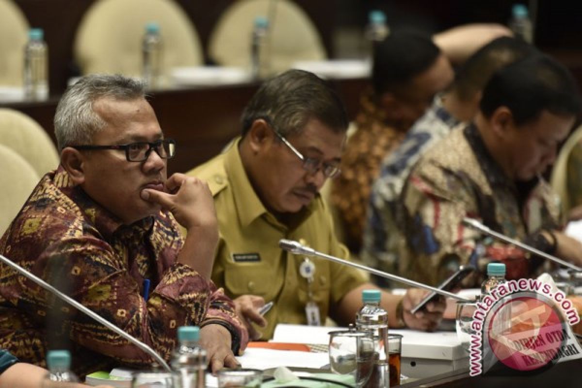 DPR tolak PKPU larang caleg mantan napi