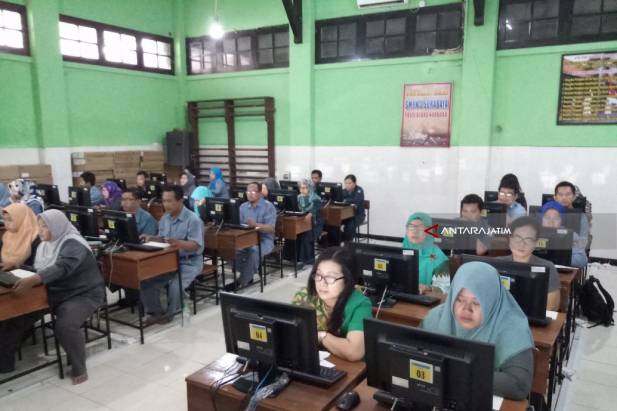 Ribuan Guru SD-SMP Ikuti Seleksi OGN Tingkat Surabaya