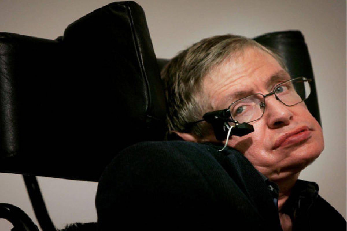 Stephen Hawking meninggal pada usia 76 tahun 