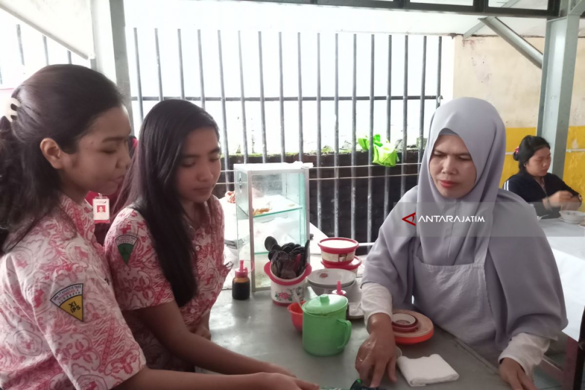 SMATAG Surabaya Mulai Terapkan E-Kantin