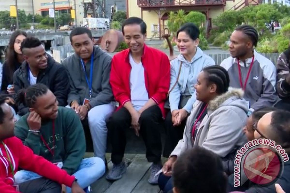 President engages in conversation with Indonesian students in Wellington