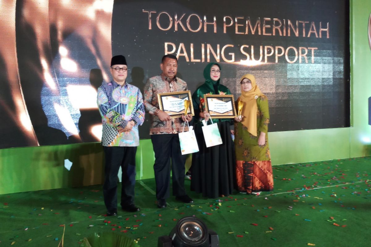 Gus Ipul Dapat Penghargaan Aisyiyah Awards 2018