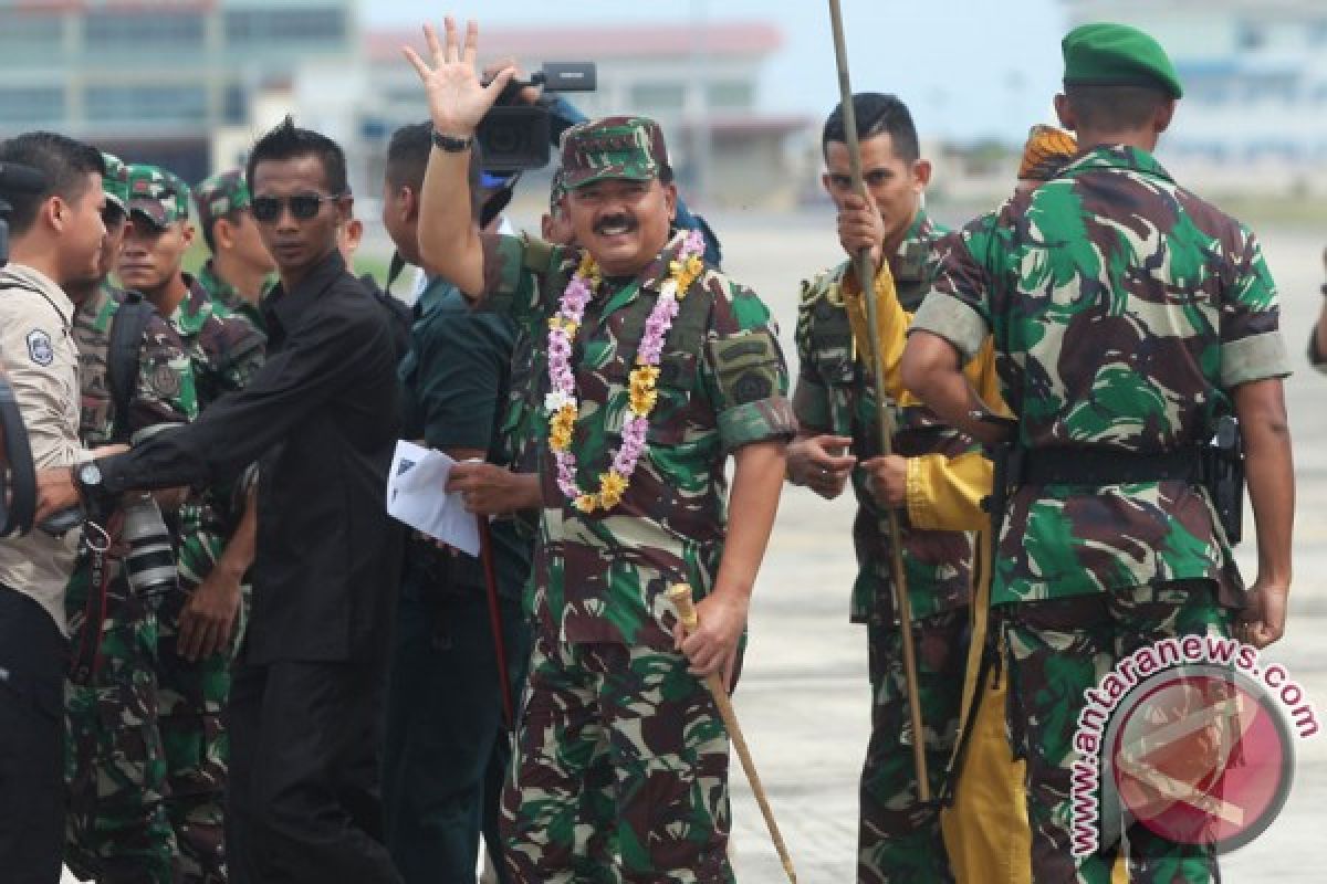 Military, police chiefs reaffirm TNI, police neutrality