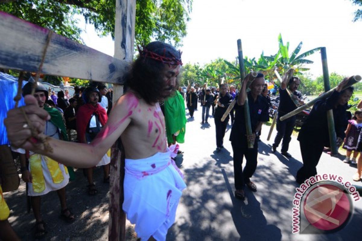 Gereja Katedral Semarang gelar prosesi Jalan Salib