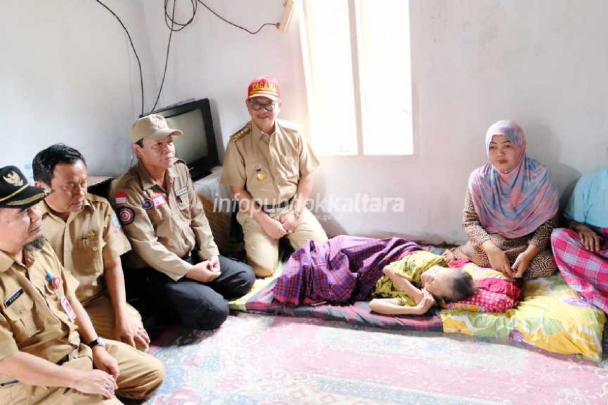 Bantu Rehab Rumah Nenek Nurbaya