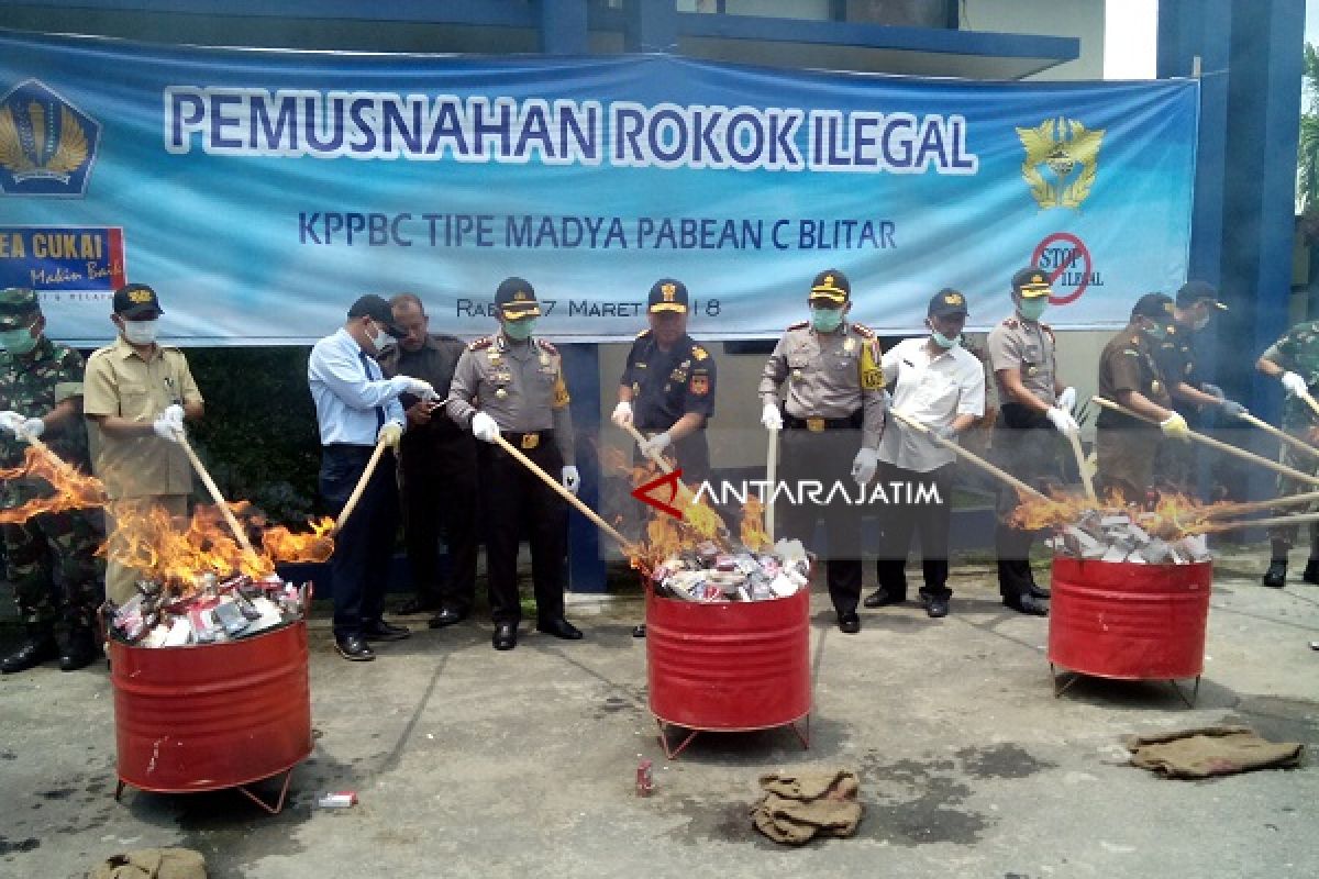 Belasan Juta Batang Rokok Ilegal Dimusnahkan (Video)