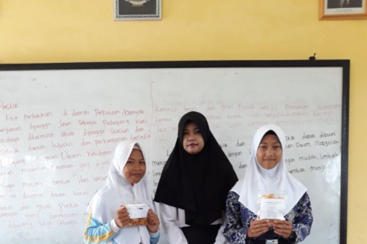 SMPN 4 Simpang Empat Kembangkan Ekonomi Kreatif