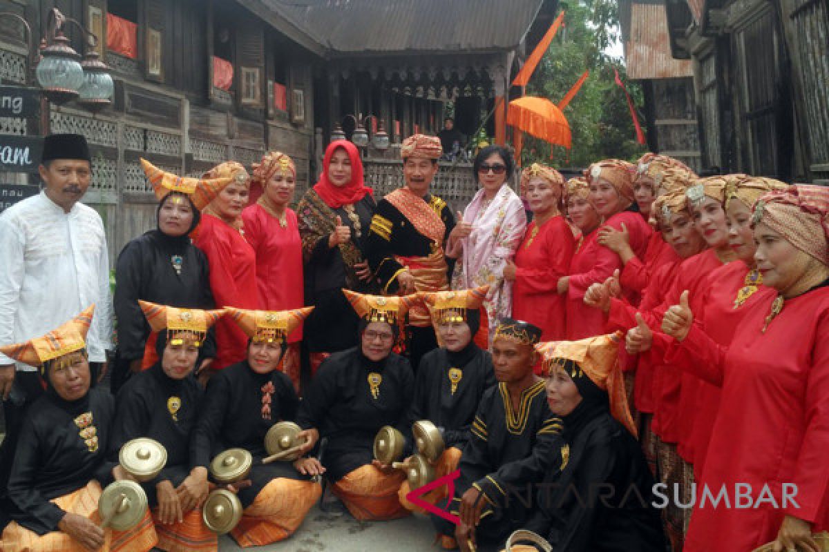 Anita Chairul Tanjung akan bantu restorasi Kawasan Saribu Rumah Gadang
