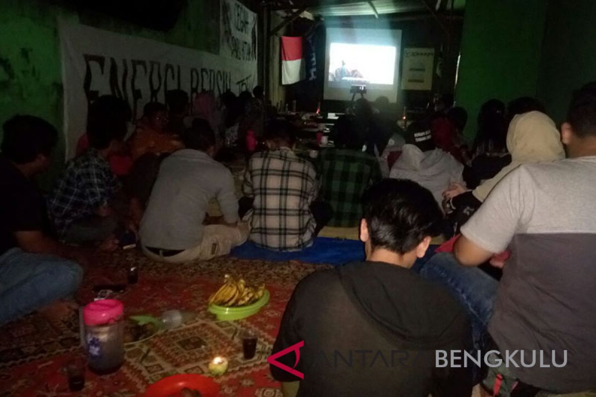 Aktivis Bengkulu diskusikan film dokumenter Asimetris