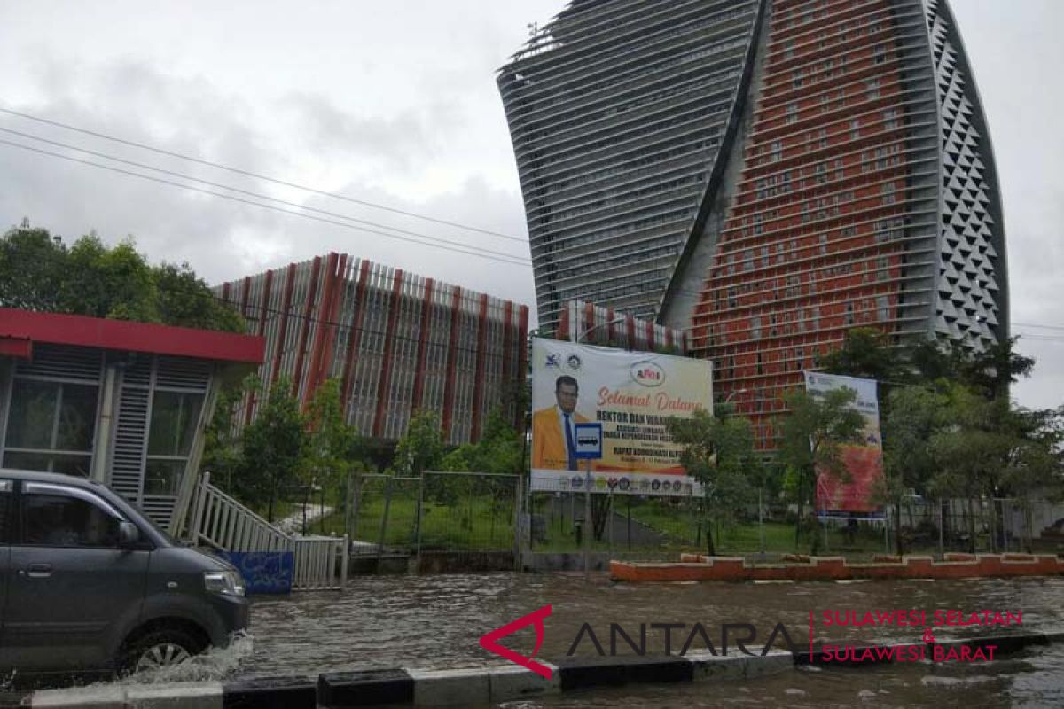 Beberapa wilayah di Makassar tergenang banjir