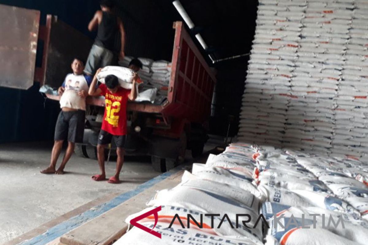 Bulog targetkan serap 3.500 ton beras petani penajam