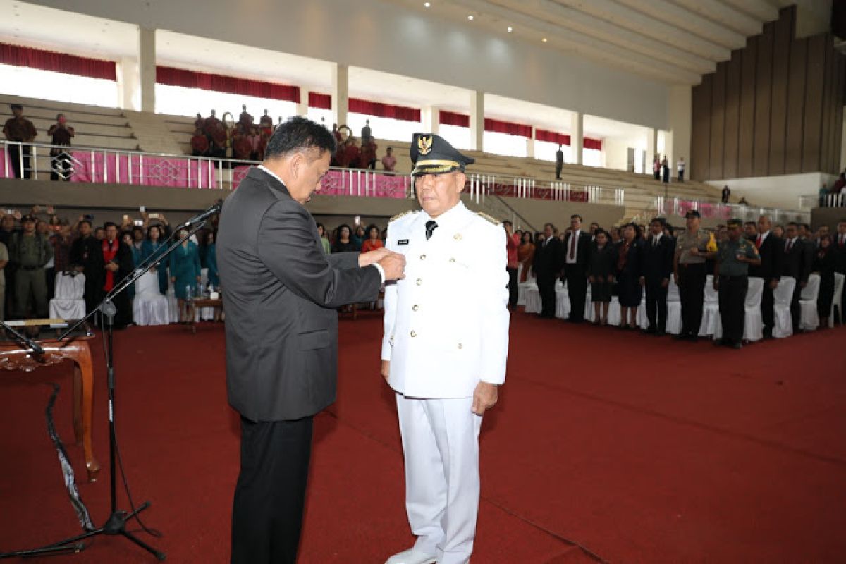 Royke Mewoh Penjabat Bupati Minahasa