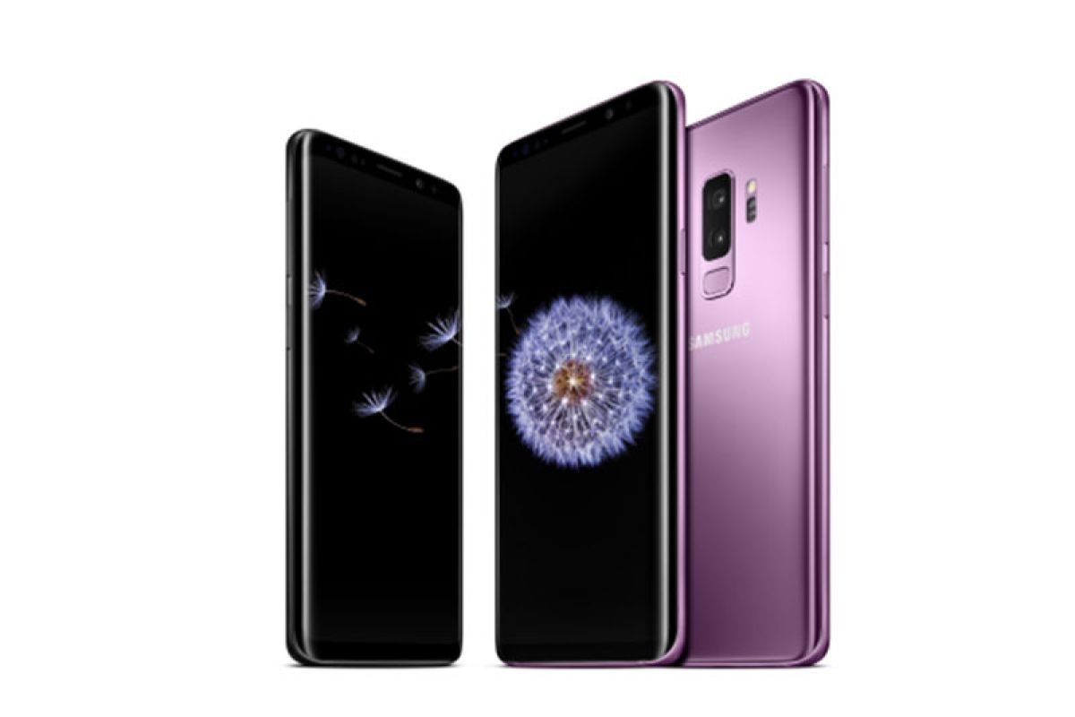 Available now: the smartphone made for the way we communicate today, the Galaxy S9 and S9+