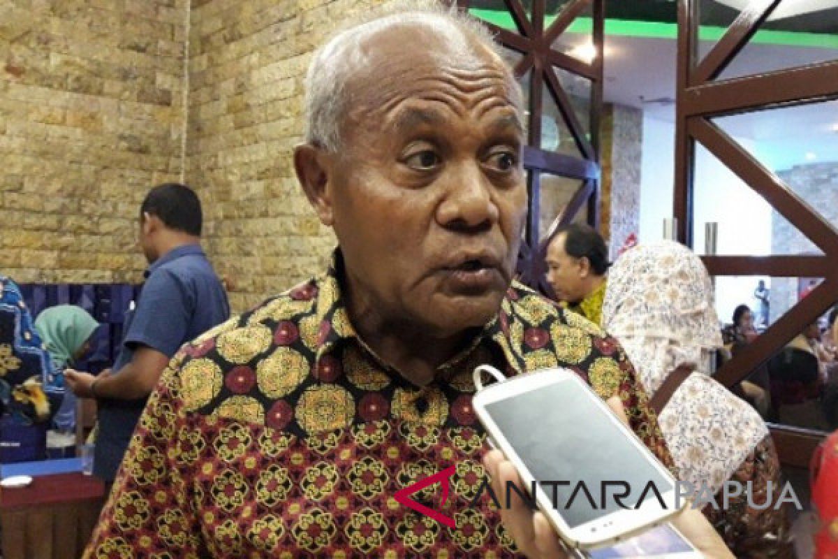 1.300 pria di Papua ikut sirkumsisi menggunakan "prepex"