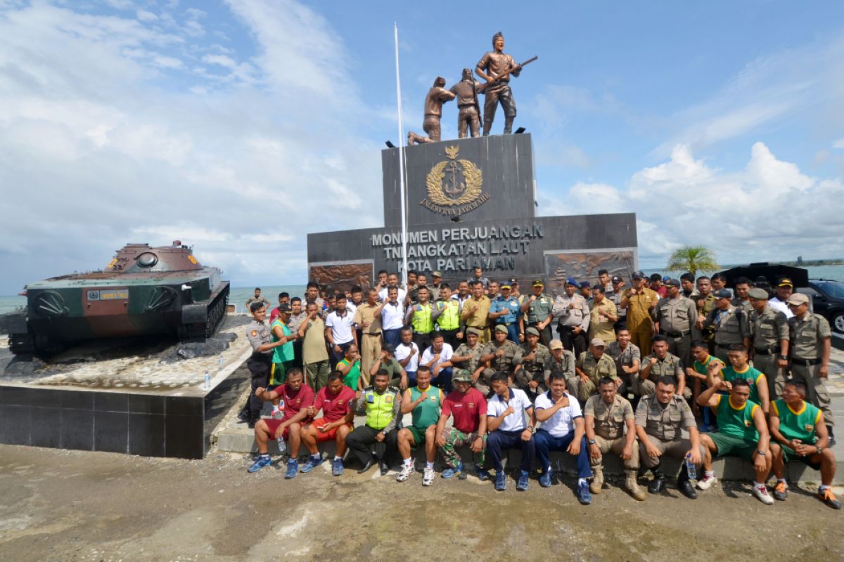 Terdampak abrasi, pemkot Pariaman dan Lantamal Padang gotong royong perbaiki pondasi monumen ALRI