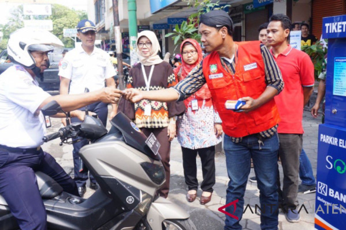 Dishub Surakarta tambah mesin e-parkir