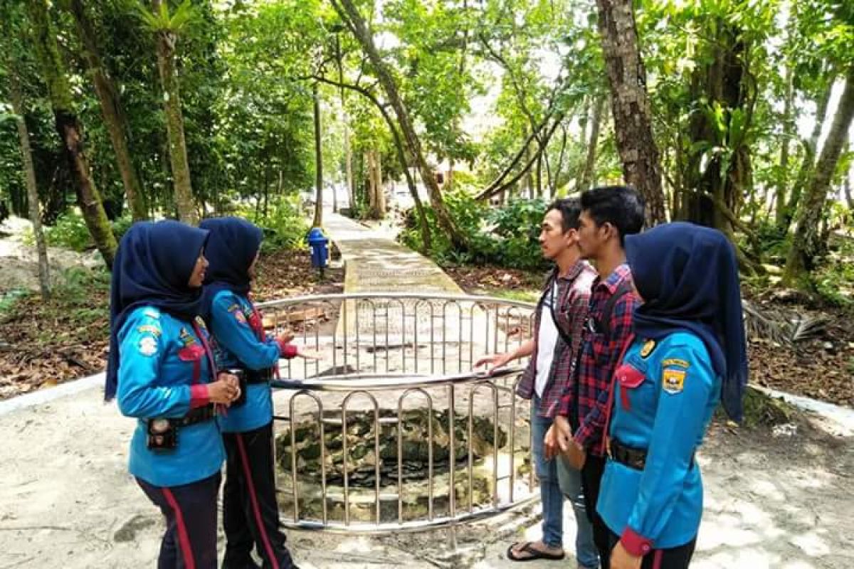 Inilah polisi pariwisata yang ditugaskan melayani pengunjung di objek wisata Pariaman