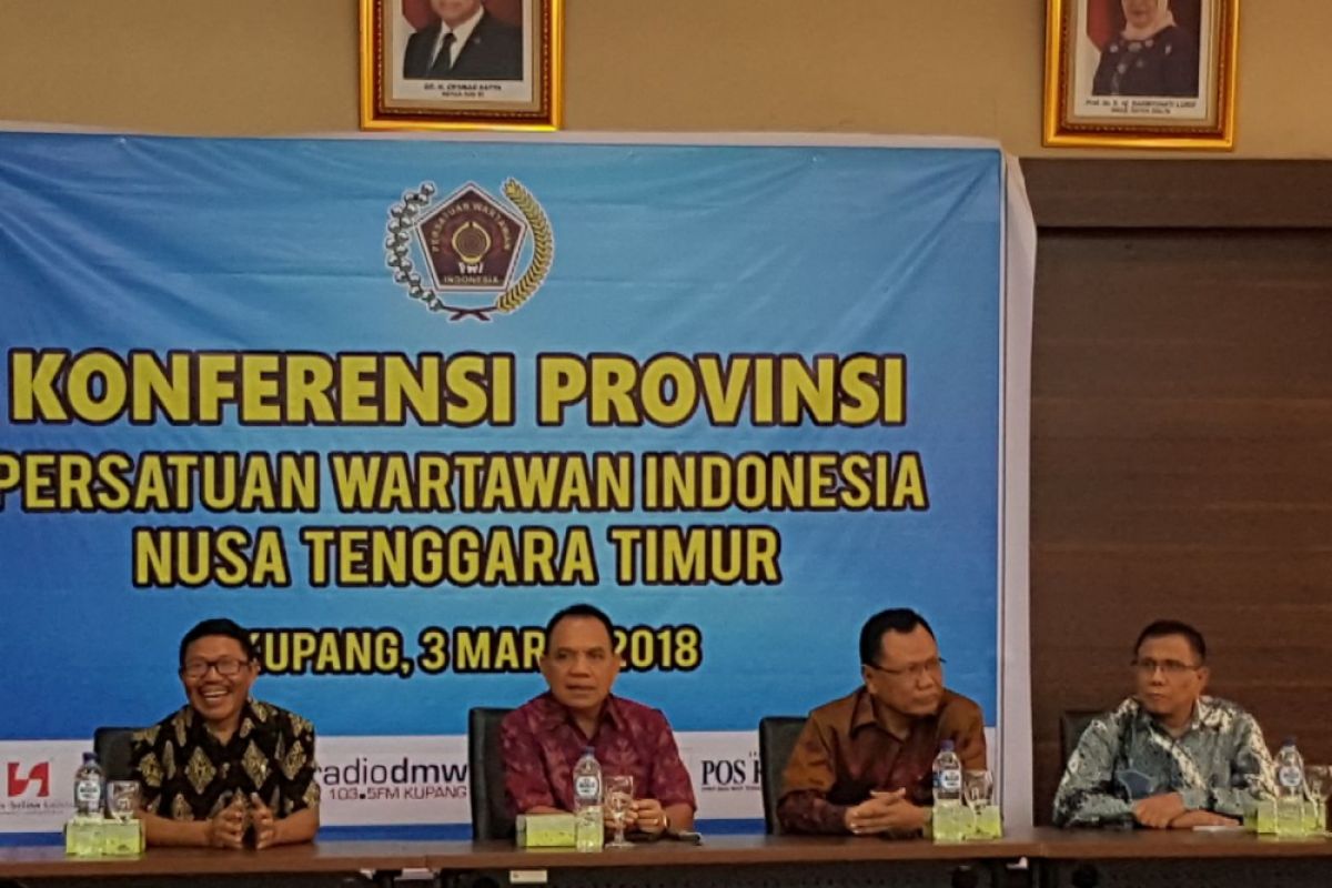 Gubernur minta PWI NTT berbenah