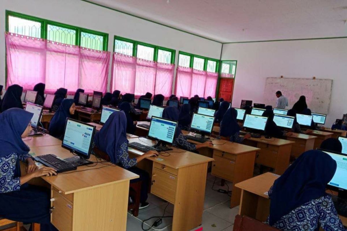 146 siswa SMPN Latambaga simulasi pelaksanaan UNBK