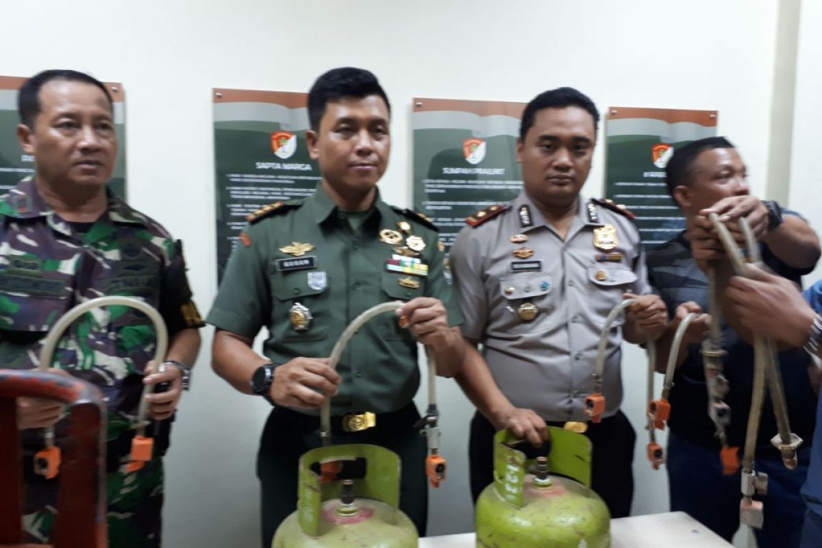 Polisi Ungkap Pengoplos Elpiji Baru Lima Hari