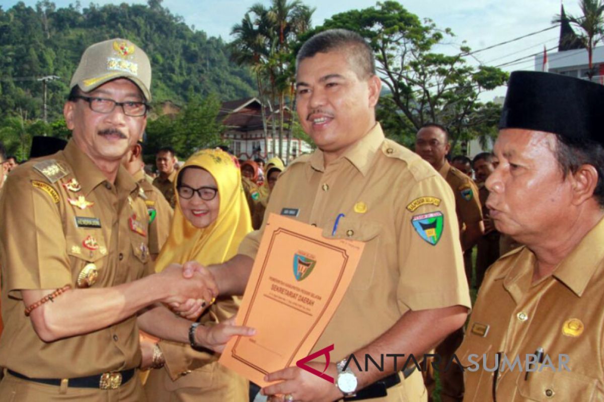 Langkah Hendrajoni majukan pendidikan di Pesisir Selatan