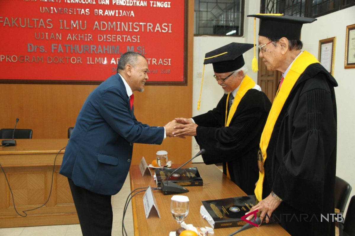 Pejabat Lombok Barat raih doktor di Unibraw