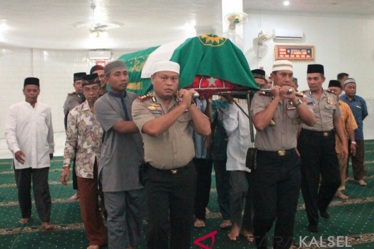 Kapolres Turut Shalatkan Jenazah Tokoh Muhammadiyah Di Alabio