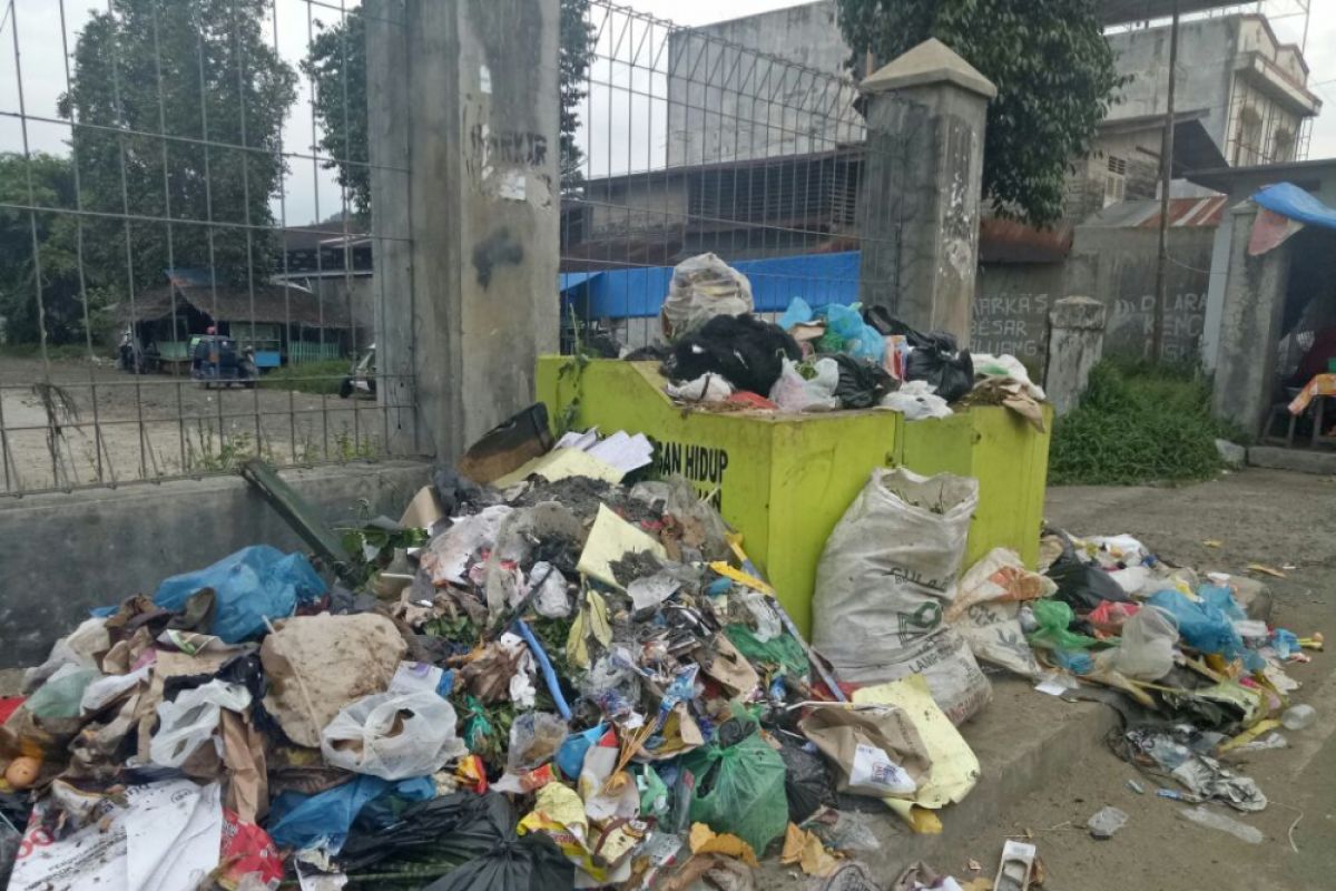 Masyarakat padangsidimpuan keluhkan tumpukan sampah