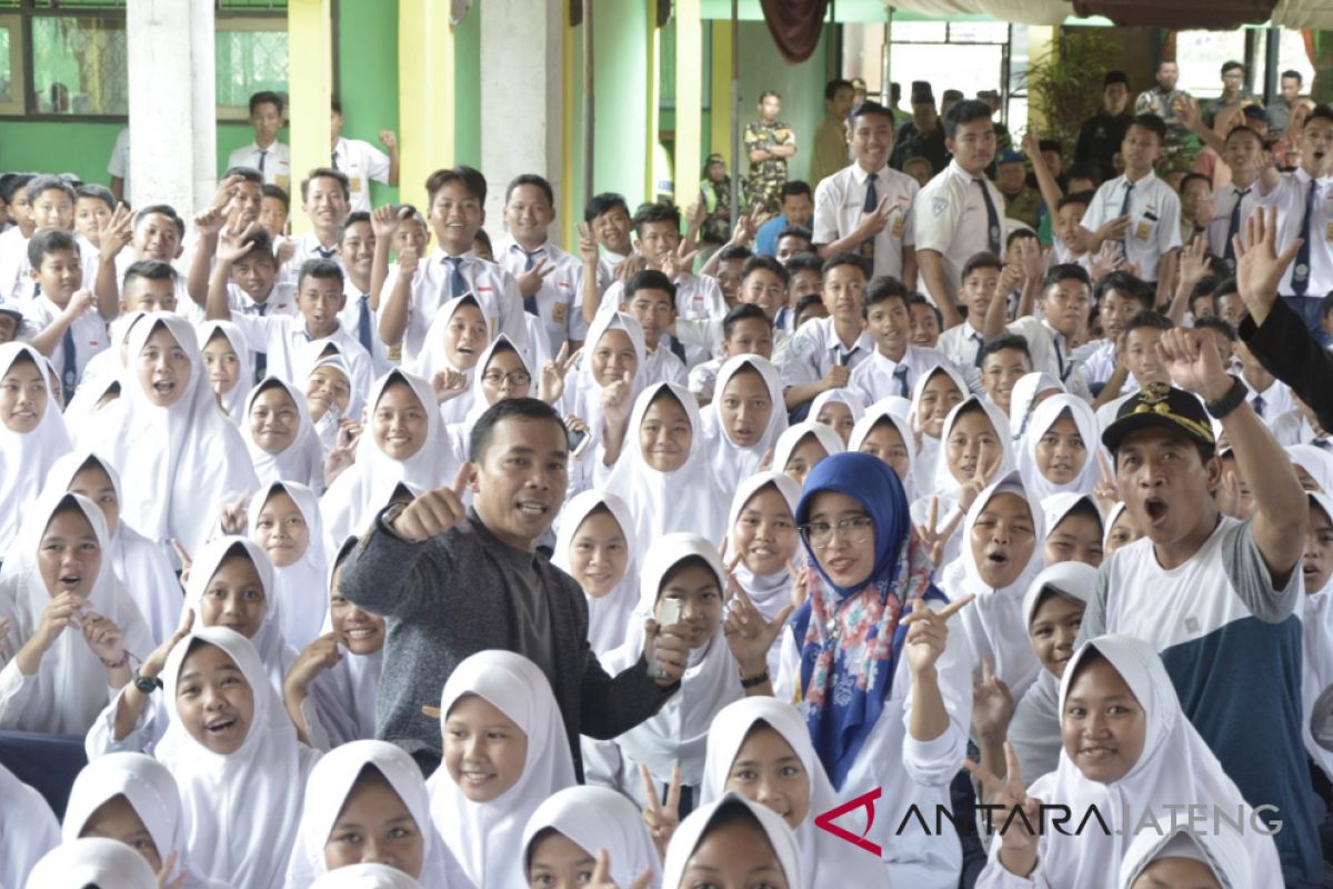 Bupati Batang siap ajarkan budi pekerti pada siswa