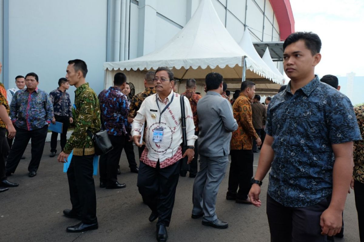 Bupati Sekadau hadiri raker kemudahan berusaha