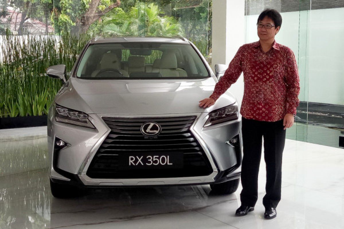 Butuh tiga tahun kembangkan Lexus RX 350L, ini perbedaannya