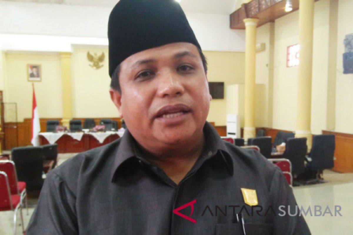 Pelayanan pendidikan dan kesehatan belum maksimal, DPRD Pariaman ajukan dua ranperda inisiatif