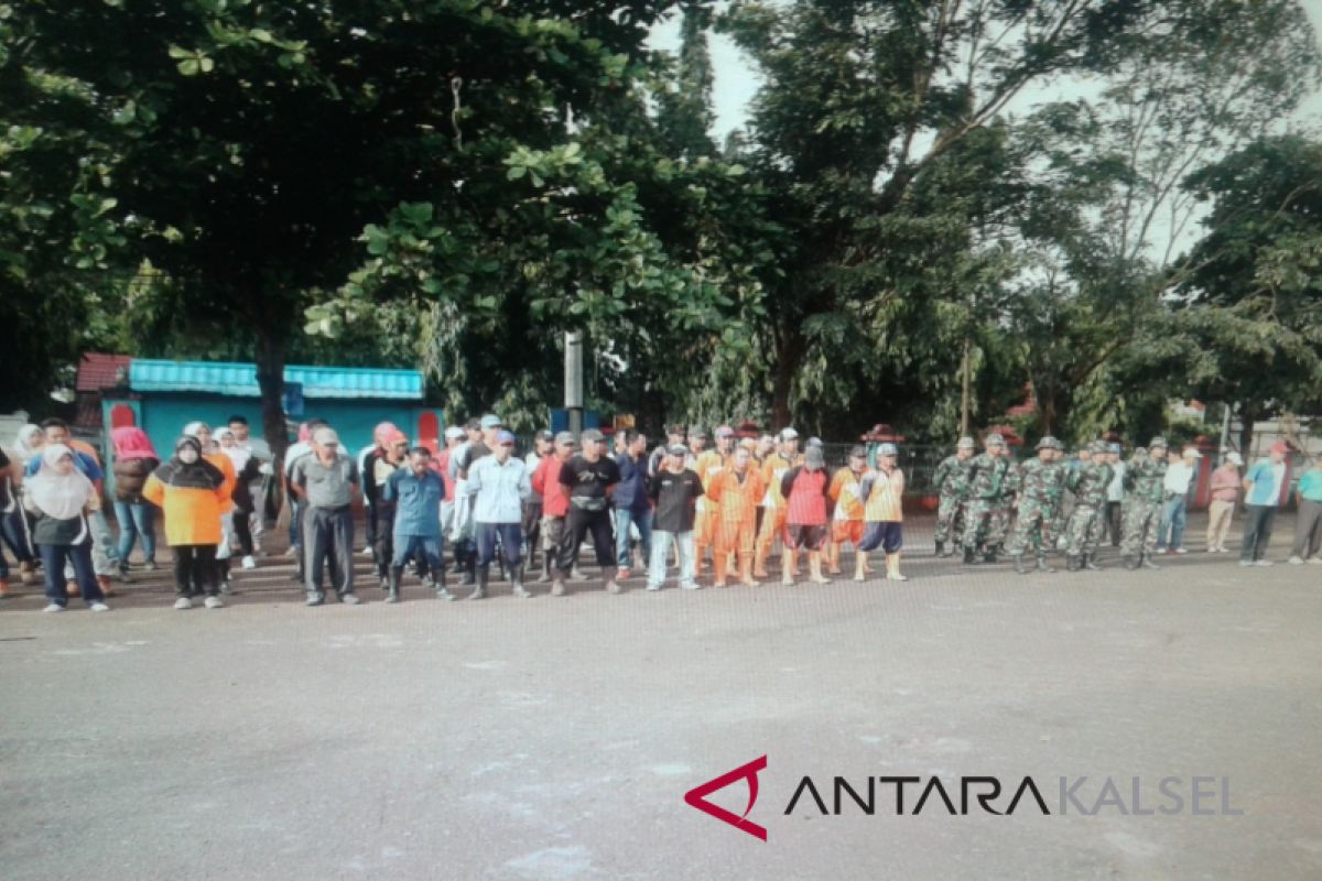 Pemkab-TNI Bersih-Bersih Lingkungan Pasar