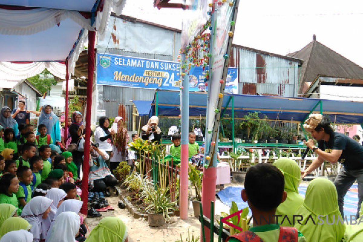 Seratus pendongeng ikuti Festival Mendongeng 24 Jam di Padang Panjang