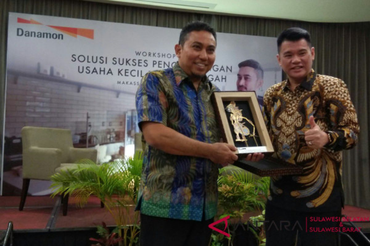 Pemenang Danamon Award bina 600 UKM 