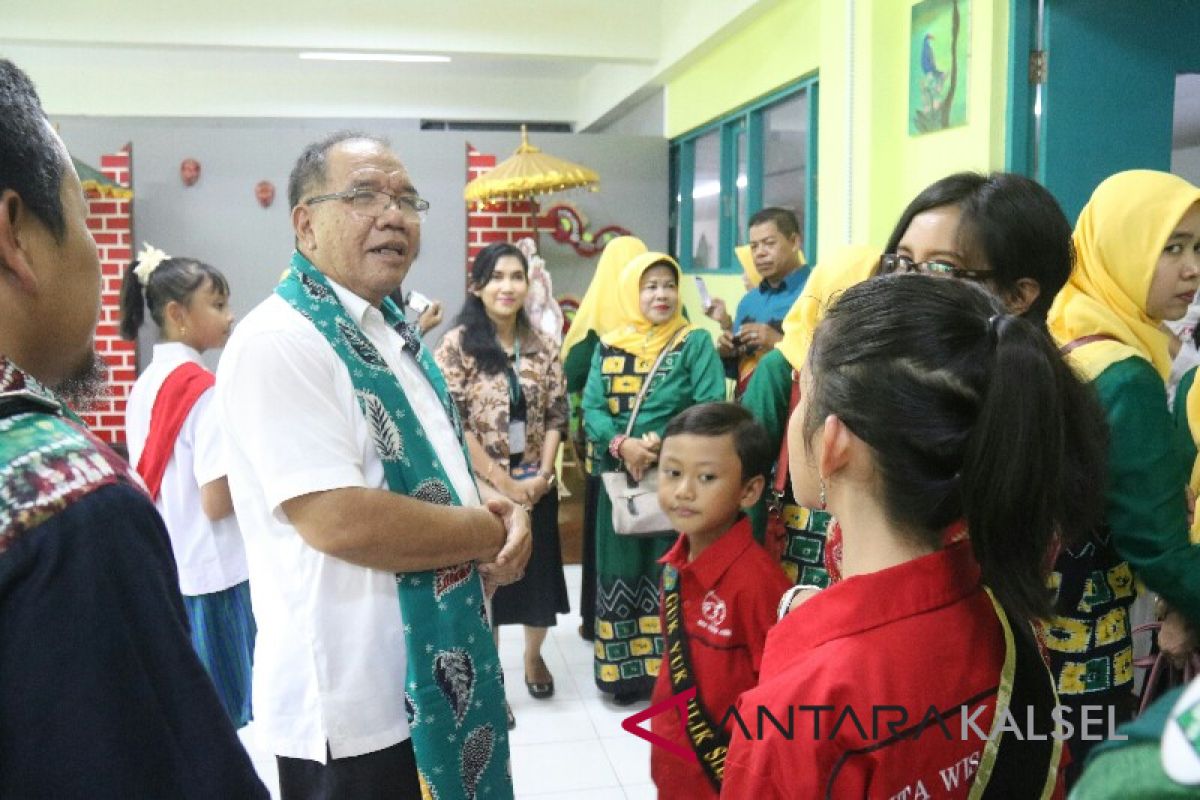 Husairi Takjub Kunjungi SD Sidoarjo