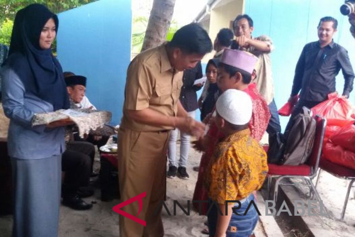 Bupati Bangka Tengah santuni yatim dan lansia