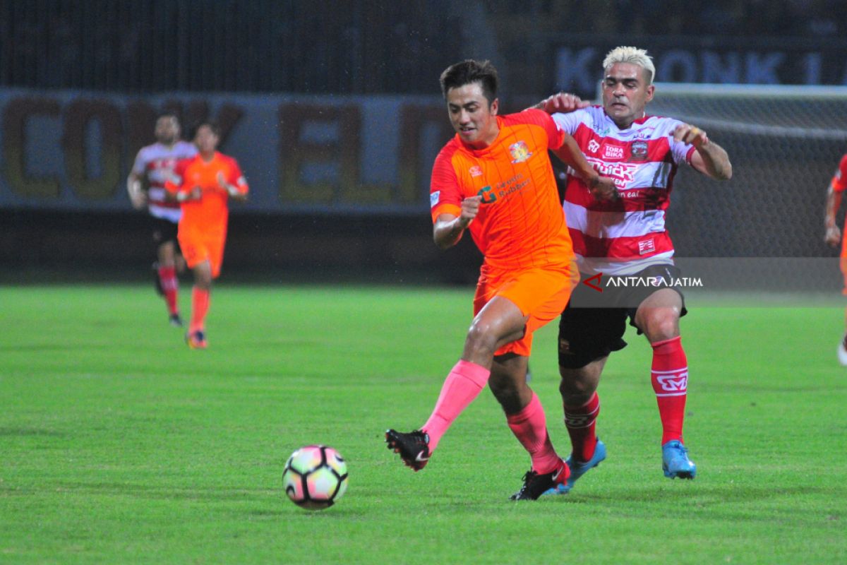 Madura United Lepas Cristian Gonzales