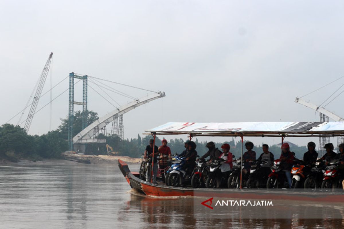 Penyelesaian Jembatan Bengawan Solo di Bojonegoro Tunggu Tali Penggantung (Video)